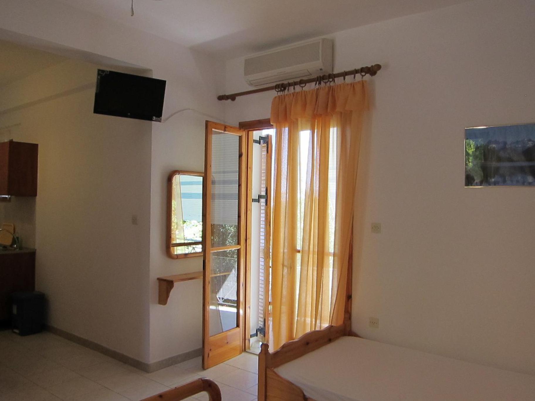 Artolithia Apartments Ríza الغرفة الصورة